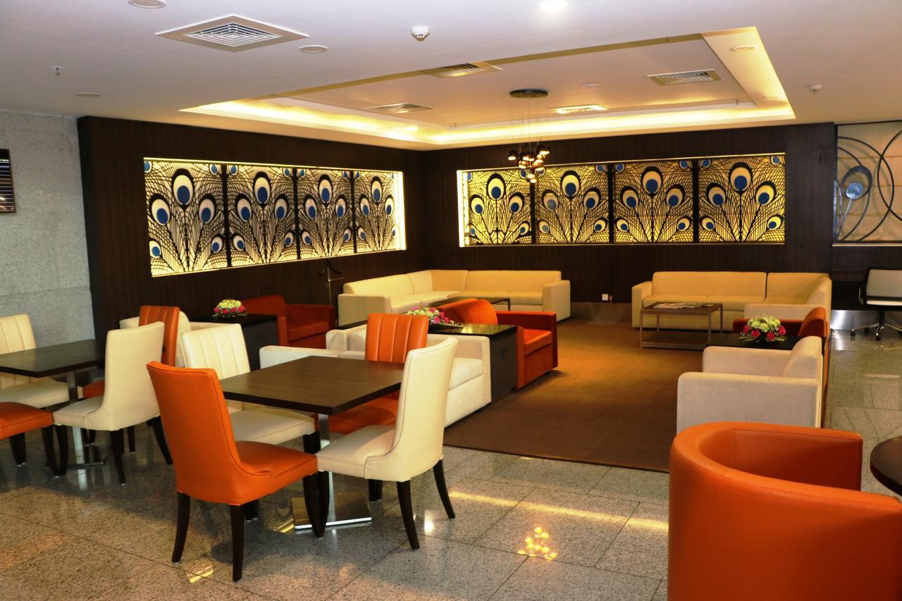Отель Aviserv Lounge Мумбаи Экстерьер фото