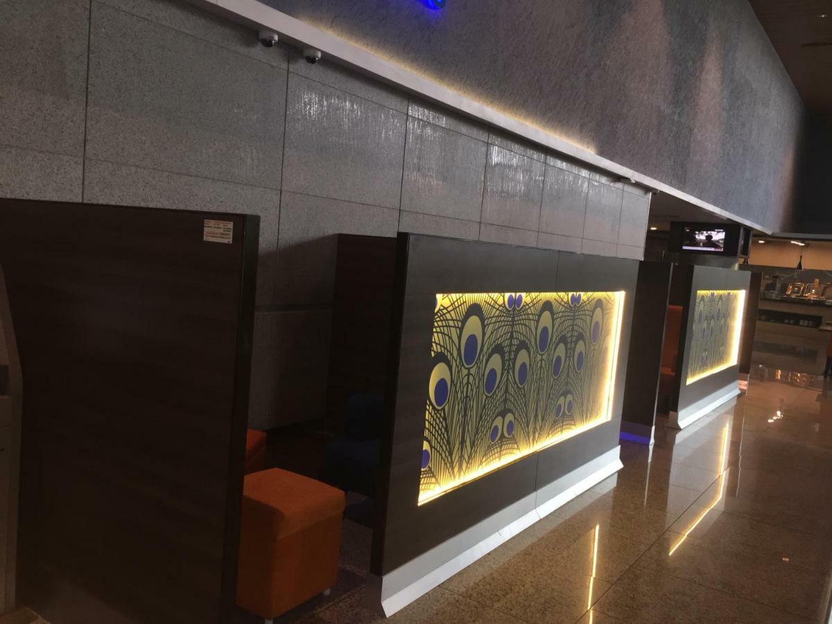 Отель Aviserv Lounge Мумбаи Экстерьер фото